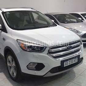 foto Ford Kuga 2.0L Titanium 4x4 usado (2017) color Blanco precio $1.700.000