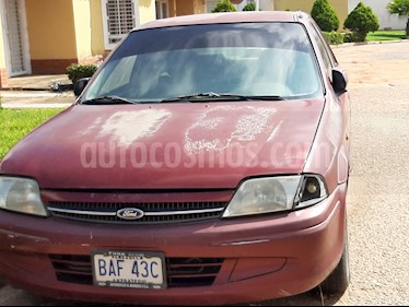 Ford Laser Glxi L4,1.8i A 1 1 usado (2001) color Rojo precio u$s1.000