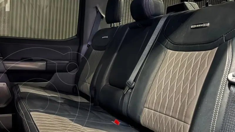 Foto Ford Lobo HEV Limited usado (2023) color Negro Obsidiana precio $1,399,000