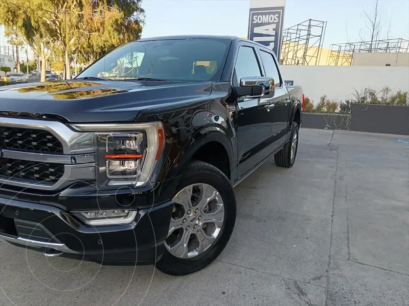 Foto Ford Lobo Platinum Crew Cab 4x4 usado (2022) color Negro precio $1,349,000