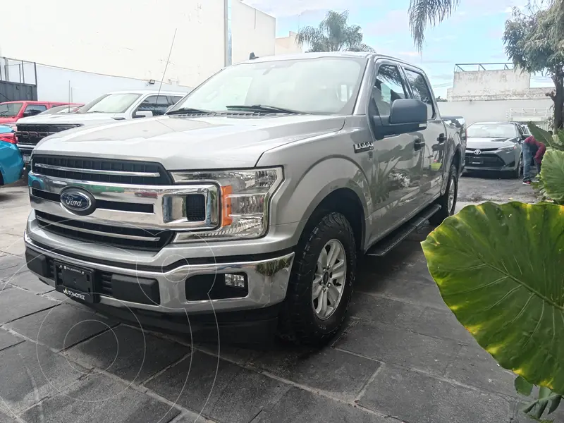 Foto Ford Lobo Doble Cabina XLT 4x2 V8 usado (2020) color Plata precio $629,000