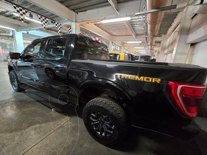 Foto Ford Lobo Platinum Crew Cab 4x4 usado (2023) color Negro precio $1,198,000