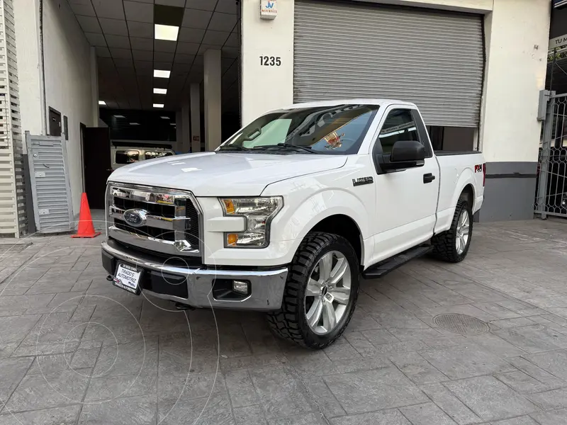 Foto Ford Lobo Cabina Regular XLT 4x4 V8 usado (2016) color Blanco precio $439,900