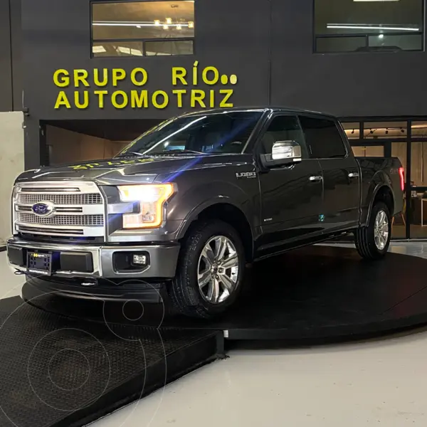Foto Ford Lobo Doble Cabina Platinum 4x4 usado (2017) color Gris Oscuro precio $549,000