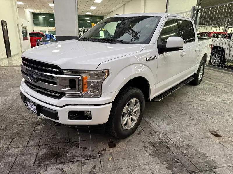 Foto Ford Lobo Doble Cabina XLT 4x4 V8 usado (2018) color Blanco precio $499,900