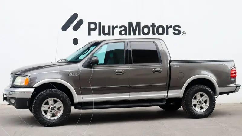 Foto Ford Lobo Lariat 4x4 Cabina Doble usado (2003) color Gris precio $229,000