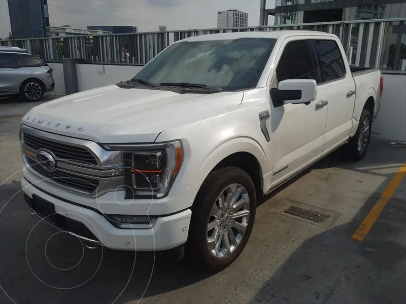 Foto Ford Lobo Lariat Crew Cab 4x4 usado (2023) color Blanco precio $1,239,000