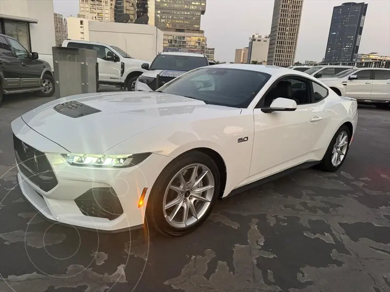Foto Ford Mustang Convertible V8 GT Convertible Aut usado (2024) color Blanco financiado en mensualidades(enganche $230,000 mensualidades desde $29,271)