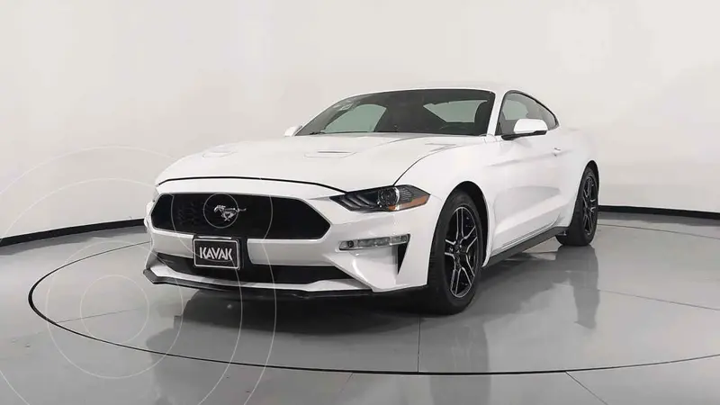 Foto Ford Mustang EcoBoost Aut usado (2018) color Blanco precio $652,999