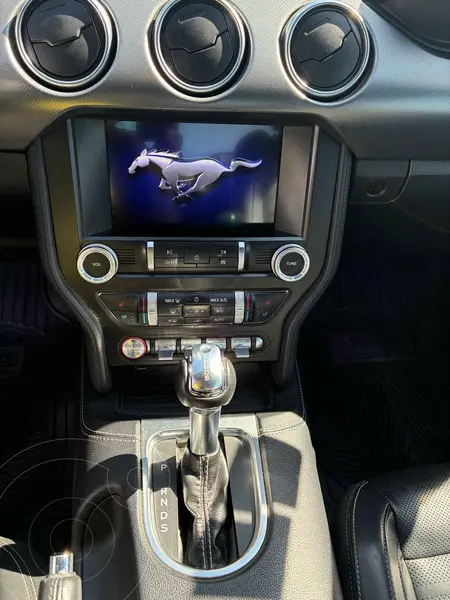 Foto Ford Mustang GT Aut usado (2022) color Negro financiado en mensualidades(enganche $176,960 mensualidades desde $19,306)