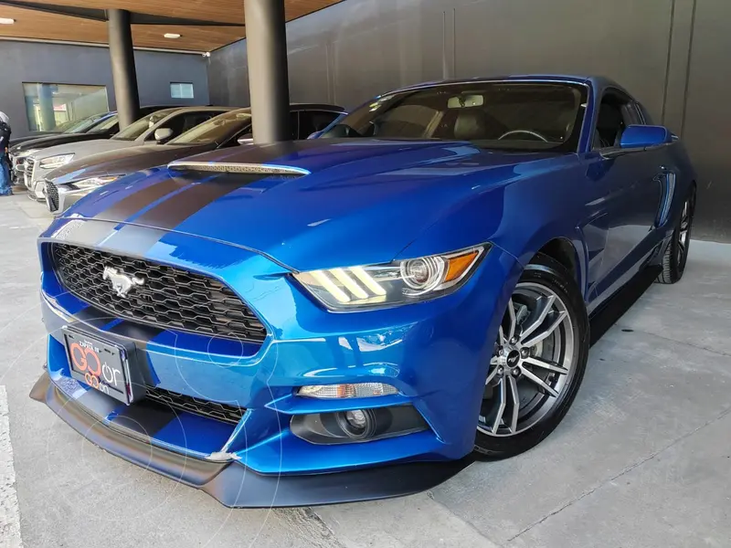 Foto Ford Mustang Coupe 2.3L usado (2017) color Azul precio $555,000