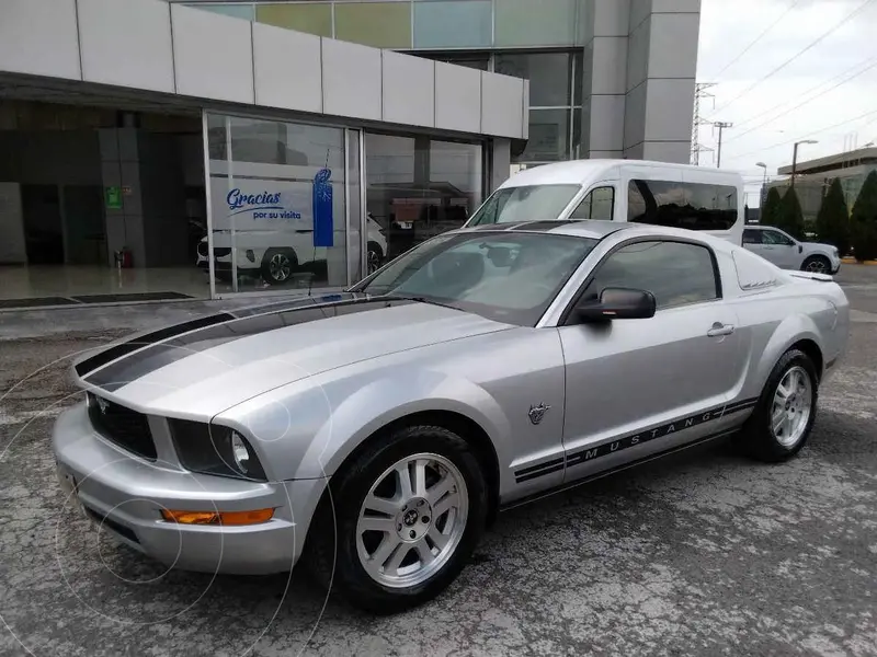 Foto Ford Mustang Coupe Lujo 3.7L V6 Aut usado (2009) color Plata precio $195,000
