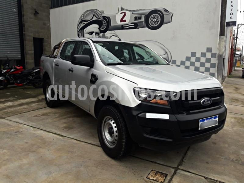 foto Ford Ranger XLS 3.2L 4x4 TDi CD 2015/2016 usado (2018) color Gris Claro precio $1.780.000