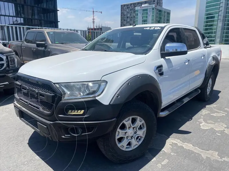 Foto Ford Ranger XLT 4x2 Cabina Doble usado (2017) color Blanco precio $350,000