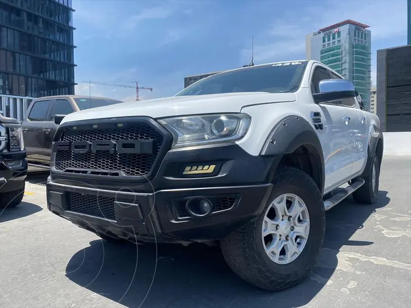 Foto Ford Ranger XLT 4x2 Cabina Doble usado (2017) color Blanco precio $409,000