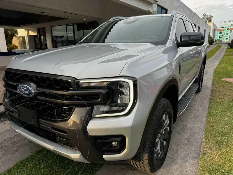Foto Ford Ranger Wildtrak Gasolina 4x4 usado (2023) color Plata precio $718,000