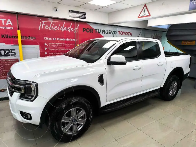Foto Ford Ranger XLT Gasolina 4x2 usado (2024) color Blanco financiado en mensualidades(enganche $145,200 mensualidades desde $14,324)