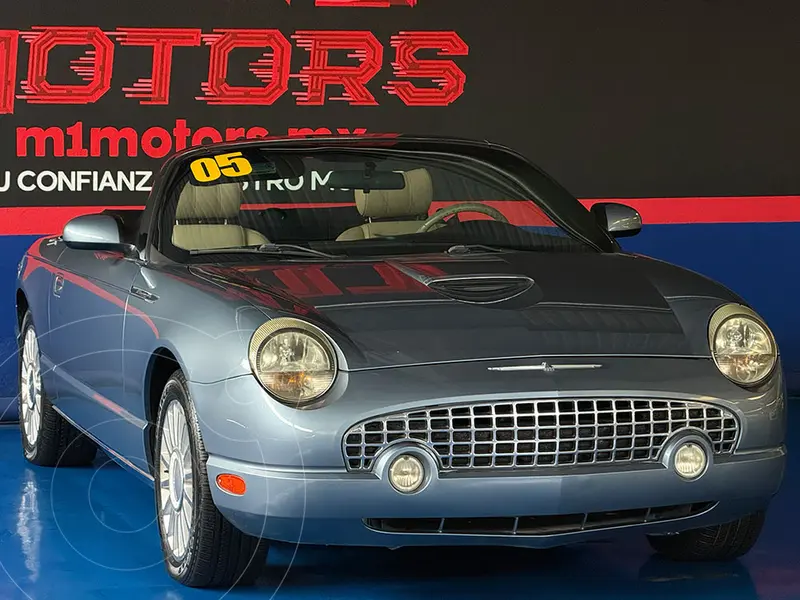 Foto Ford Thunderbird 3.9 V8 Aut usado (2005) color Azul Metalizado precio $319,000