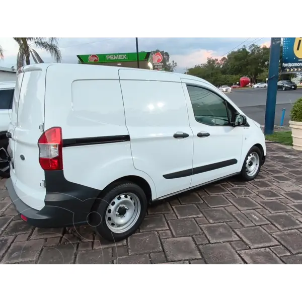 Foto Ford Transit Courier VAN 91S MEDIUM ROOF CON PUERTA LATERAL SENCILLA usado (2021) color Blanco precio $260,000