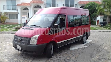 Foto Ford Transit Diesel Pasajeros usado (2013) color Rojo precio $248,000