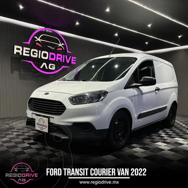 Foto Ford Transit Gasolina Van Mediana usado (2022) color Blanco Nieve precio $259,900