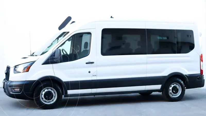 Foto Ford Transit Gasolina 15 Pasajeros usado (2023) color Blanco precio $799,000