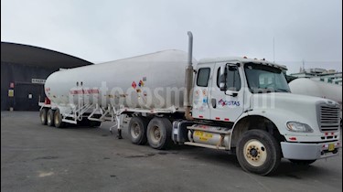 foto Freightliner Fld 120 Sd Chuto L6,12 S 2 3 usado (2015) color Blanco precio u$s59,000