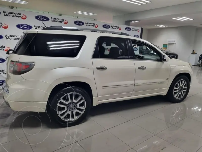 Foto GMC Acadia Denali usado (2014) color Blanco precio $220,000