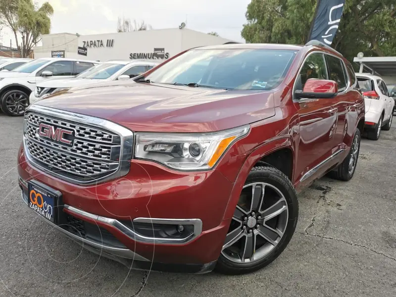 Foto GMC Acadia Denali usado (2017) color Rojo precio $556,000