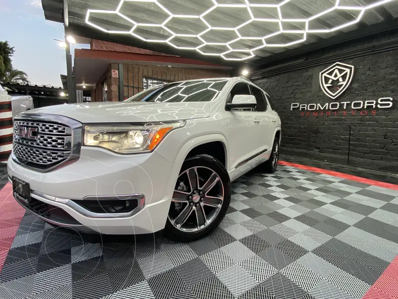 Foto GMC Acadia Denali usado (2019) color Blanco precio $299,900