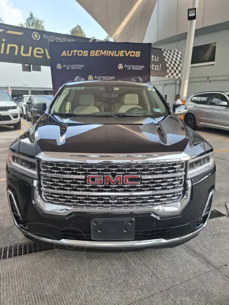 Foto GMC Acadia Denali usado (2023) color Negro financiado en mensualidades(enganche $124,000 mensualidades desde $14,848)
