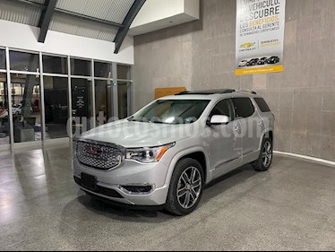 GMC Acadia Denali usado (2017) color Plata precio $535,000
