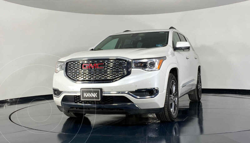 Foto GMC Acadia Denali usado (2017) color Negro precio $511,999