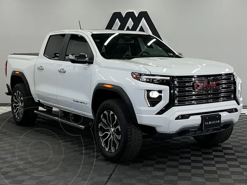 Foto GMC Canyon Denali usado (2024) color Blanco precio $997,999