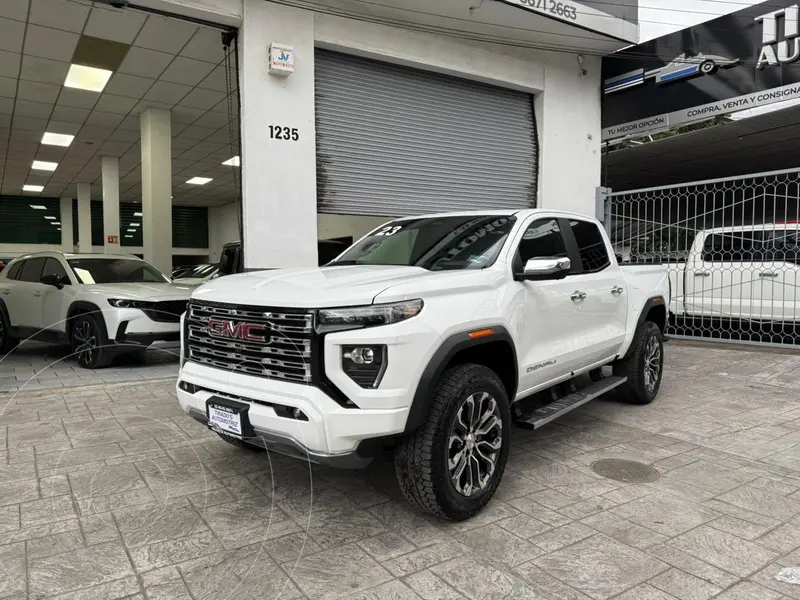 Foto GMC Canyon Denali usado (2023) color Blanco financiado en mensualidades(enganche $200,000 mensualidades desde $30,776)
