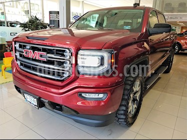 Foto venta Auto usado GMC Sierra Crew Cabina All Terrain 4x4 (2017) color Rojo precio $735,000