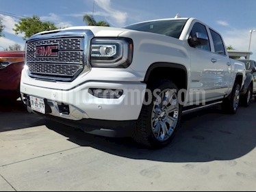 foto GMC Sierra Crew Cabina All Terrain 4x4 usado (2018) color Blanco precio $875,000