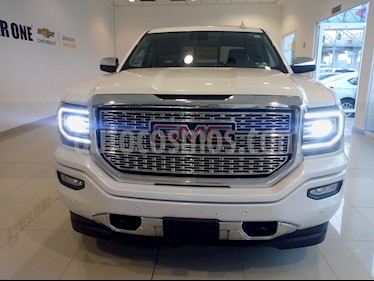 GMC Sierra Crew Cabina SLT 4x4 usado (2018) color Blanco precio $795,000