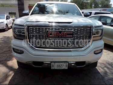 GMC Sierra Crew Cabina All Terrain 4x4 usado (2017) color Blanco precio $690,000