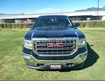 GMC Sierra Cabina Regular 4x4 usado (2017) color Negro precio $529,000