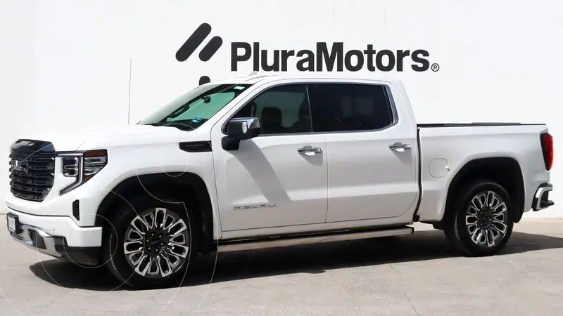 Foto GMC Sierra Denali Ultimate usado (2024) color Blanco financiado en mensualidades(enganche $374,000 mensualidades desde $31,865)