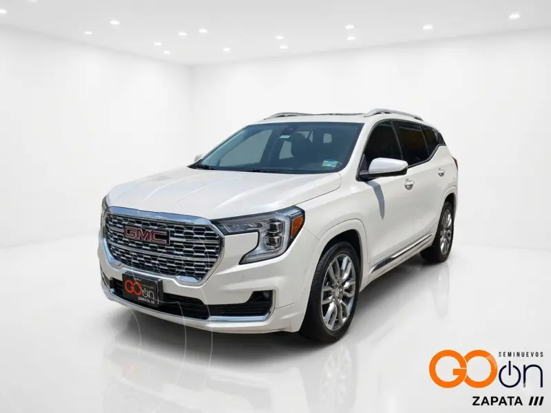 Foto GMC Terrain Denali usado (2023) color GMCABALONE WHITE TRICOAT precio $520,000