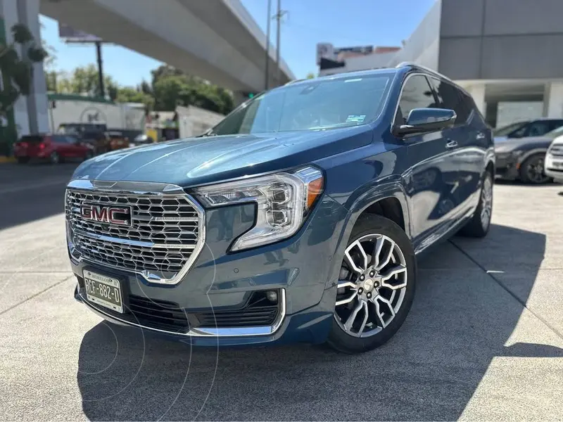 Foto GMC Terrain Denali usado (2024) color Azul financiado en mensualidades(enganche $128,700 mensualidades desde $14,449)