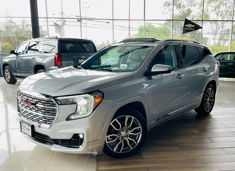Foto GMC Terrain Denali usado (2022) color plateado precio $514,900
