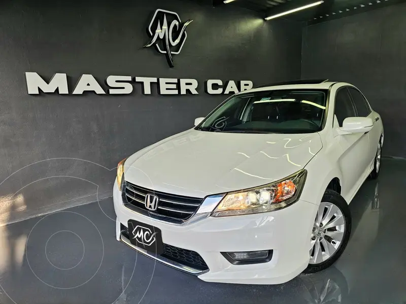 Foto Honda Accord Hybrid Touring usado (2015) color Blanco precio $178,000