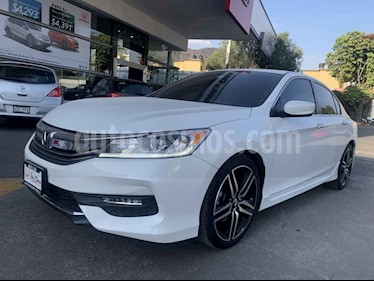 foto Honda Accord 4p Sport Sedán L4/2.4 Aut usado (2017) color Blanco precio $308,000