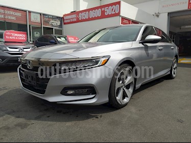 foto Honda Accord Touring usado (2019) color Plata Diamante precio $530,000