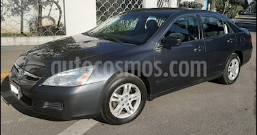foto Honda Accord LX usado (2006) color Gris precio $83,000