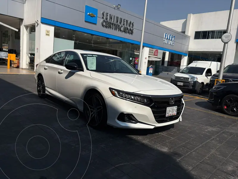 Foto Honda Accord Touring usado (2022) color Blanco precio $525,000