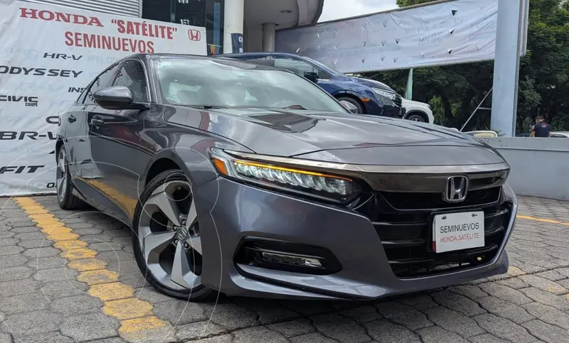 Foto Honda Accord Touring usado (2019) color Gris precio $336,900
